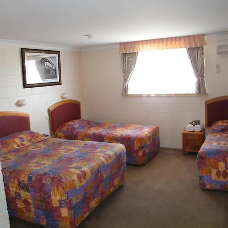 Clansman Motel Glen Innes Room photo